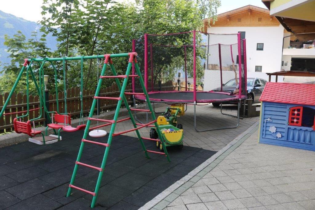 Landhaus Katharina Bis 12 Personen Mit Saunachalet Und Blick Auf Die Bergwelt Des Zillertals Hippach Buitenkant foto