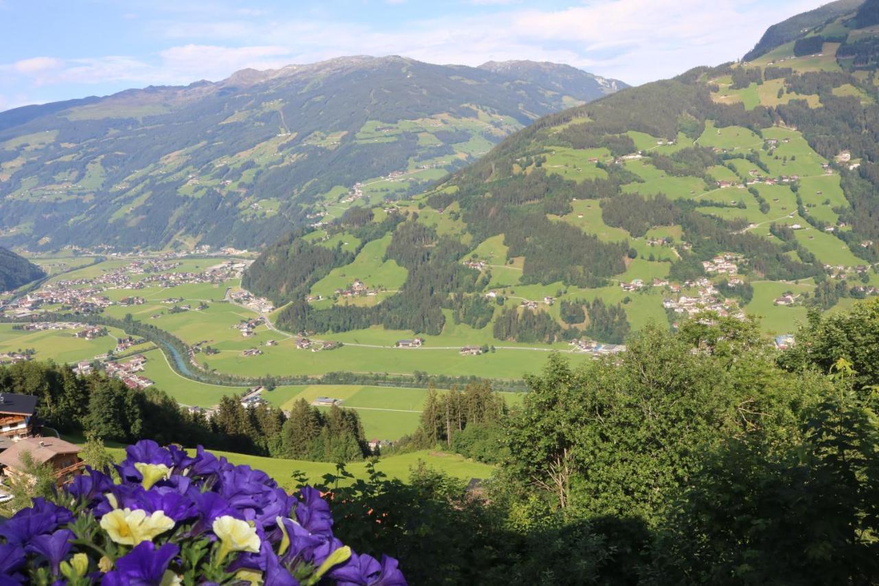 Landhaus Katharina Bis 12 Personen Mit Saunachalet Und Blick Auf Die Bergwelt Des Zillertals Hippach Buitenkant foto